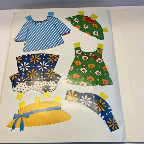 Vintage 1971 Raggedy Ann paper dolls, A Whitman book, press-out clothes, NEW! - Picture 9 of 12